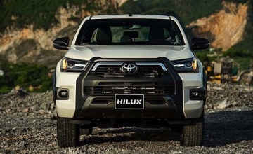 Đánh giá xe Toyota Hilux 2023 tại Đà Nẵng: Nhiều thay đổi đáng giá so với Ford Ranger 
